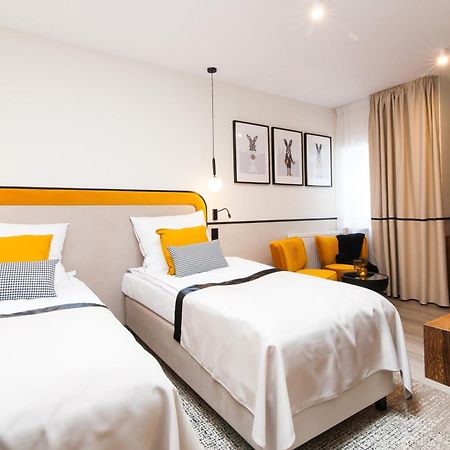 Hotel Awo Гниежно Екстериор снимка