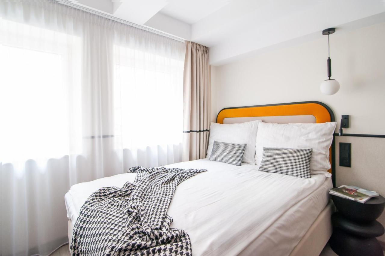 Hotel Awo Гниежно Екстериор снимка
