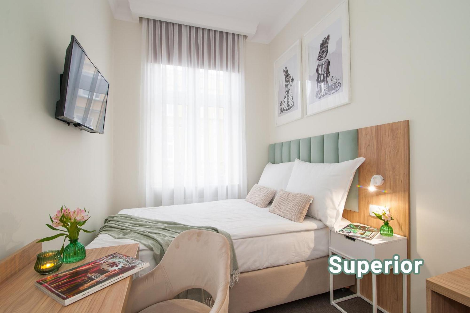 Hotel Awo Гниежно Екстериор снимка