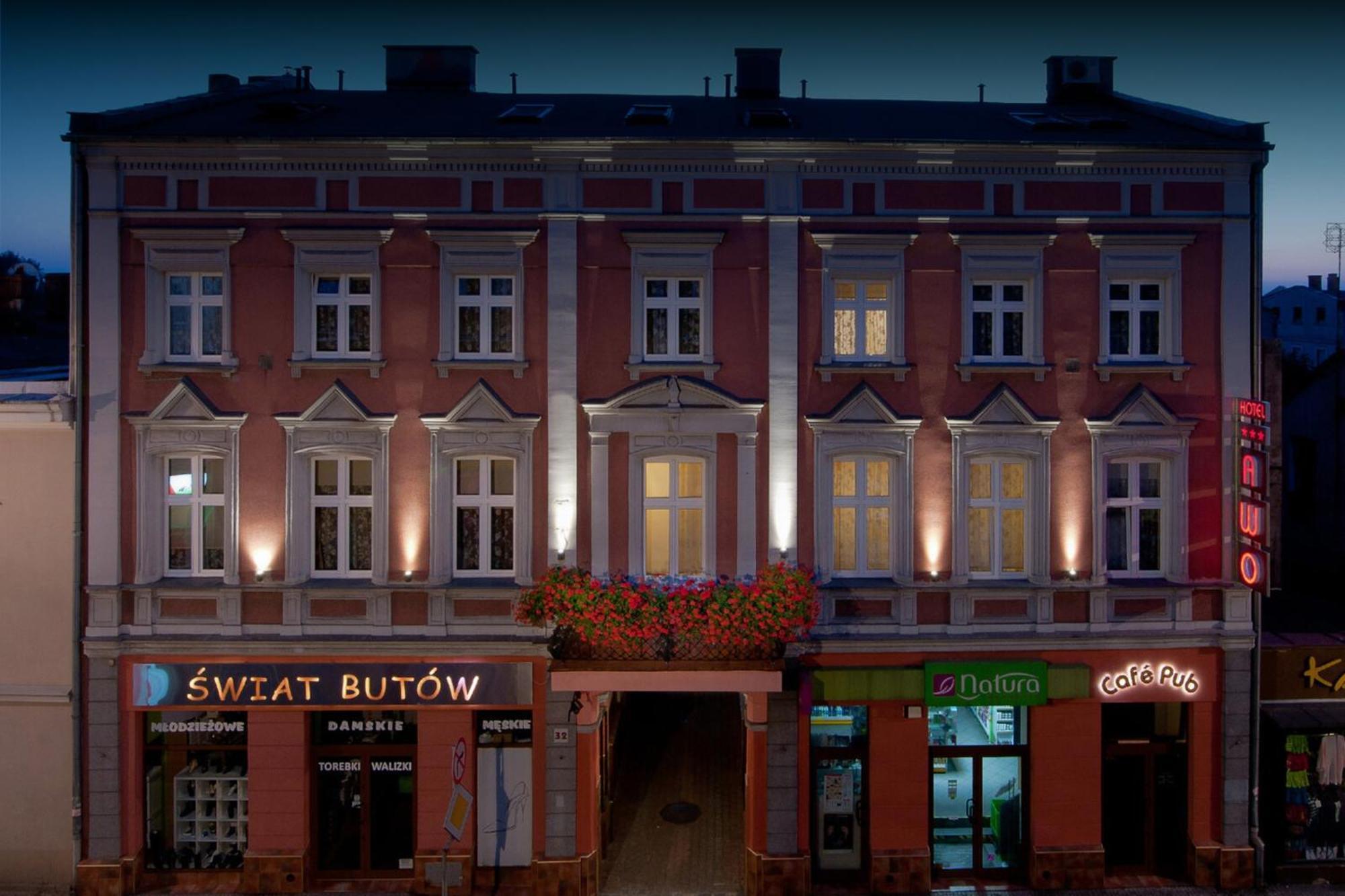 Hotel Awo Гниежно Екстериор снимка
