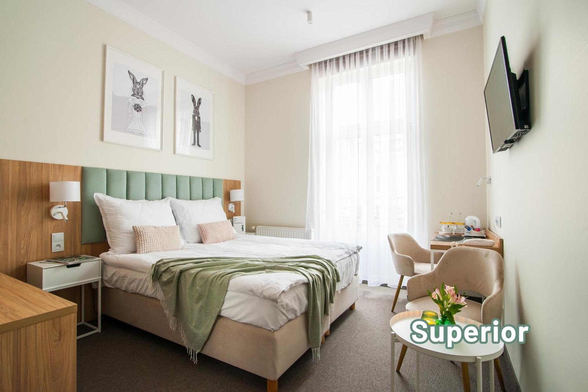 Hotel Awo Гниежно Екстериор снимка